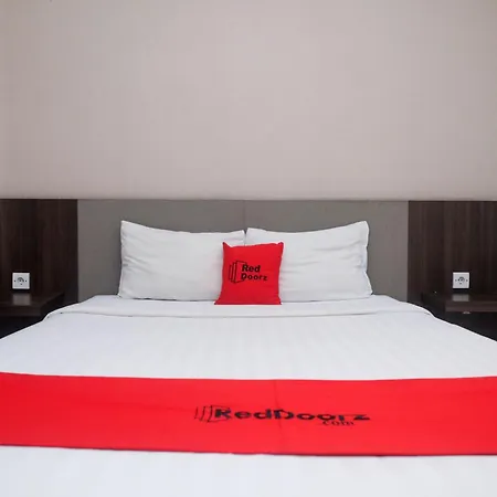 Reddoorz Apartment Near Exit Toll Colomadu-3